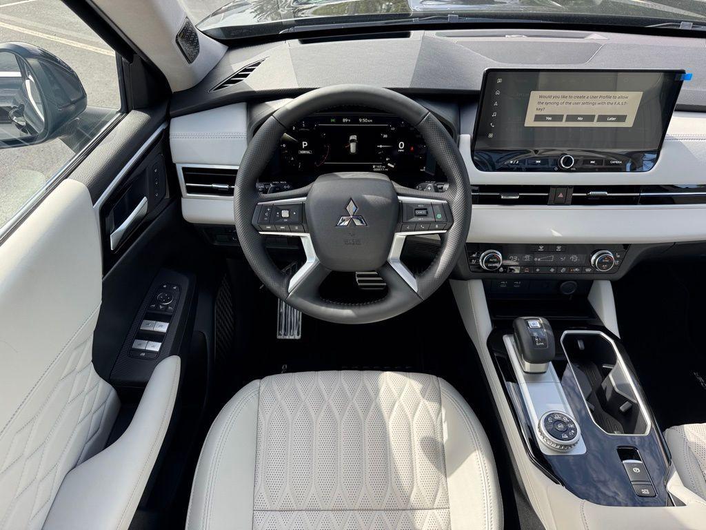 new 2025 Mitsubishi Outlander car, priced at $46,590