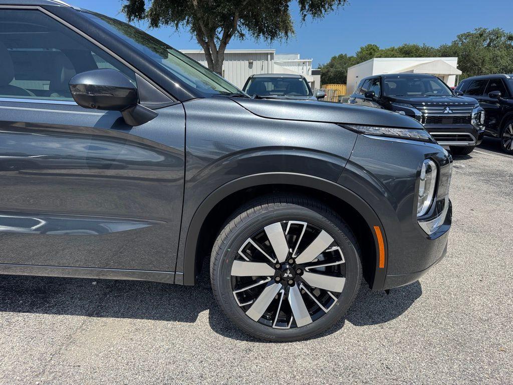 new 2025 Mitsubishi Outlander car, priced at $34,905
