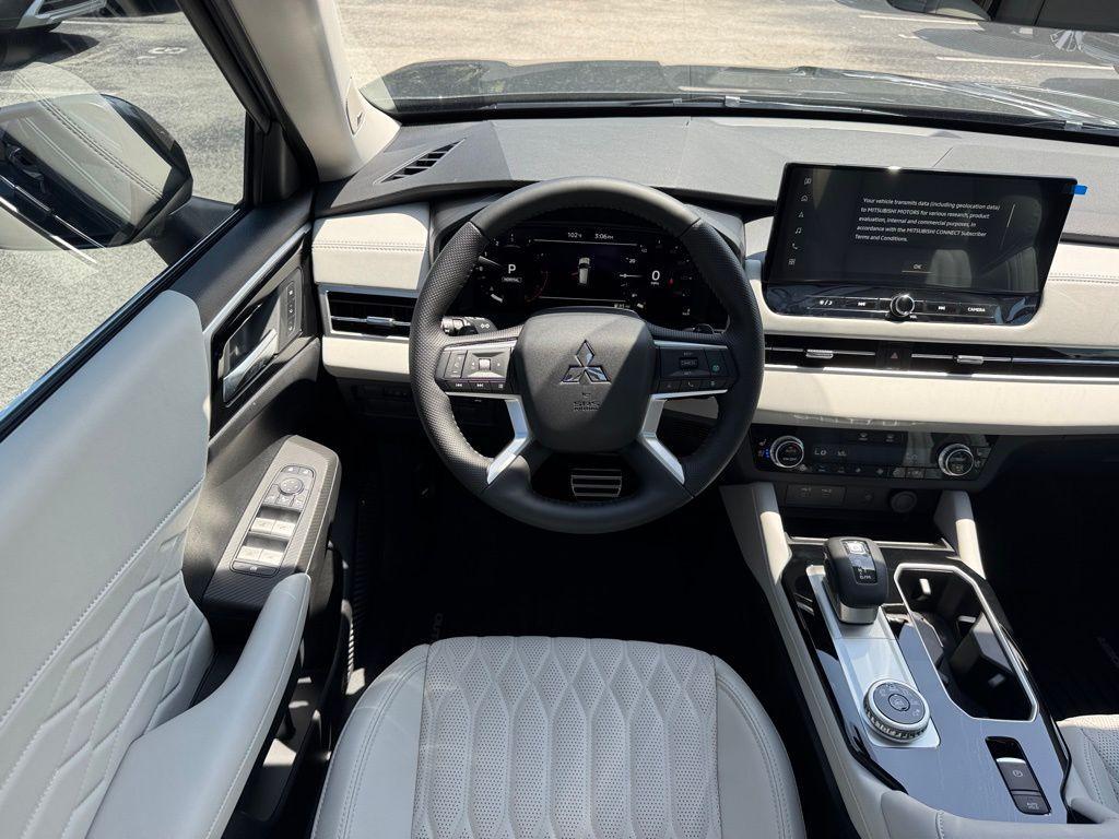 new 2025 Mitsubishi Outlander car, priced at $34,905