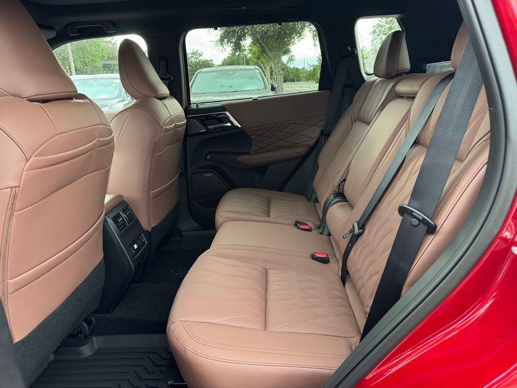 new 2025 Mitsubishi Outlander car, priced at $45,050