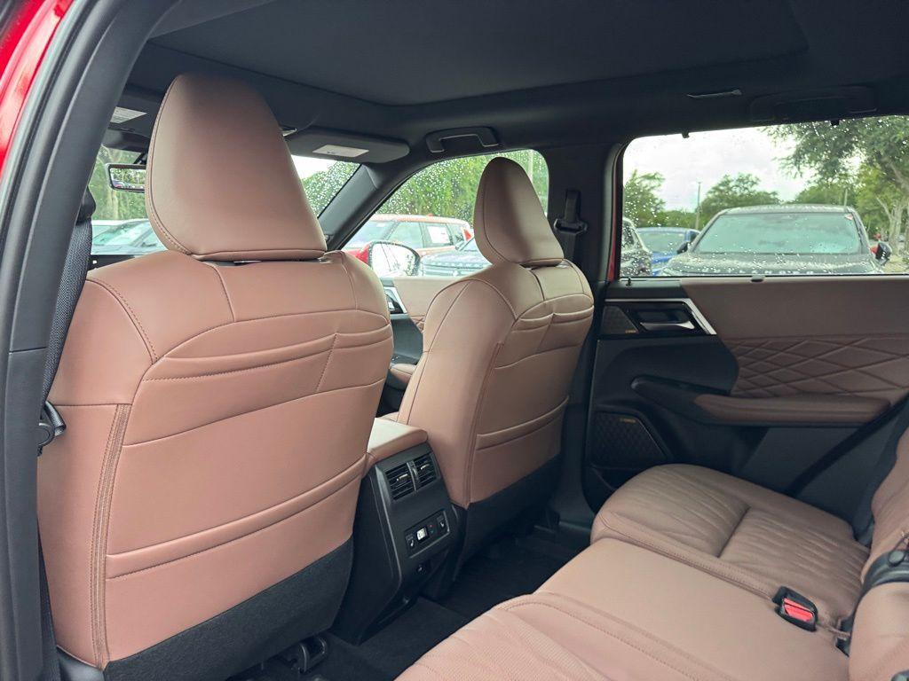new 2025 Mitsubishi Outlander car, priced at $45,050