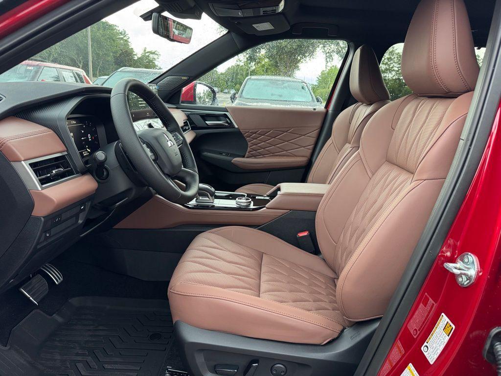 new 2025 Mitsubishi Outlander car, priced at $45,050