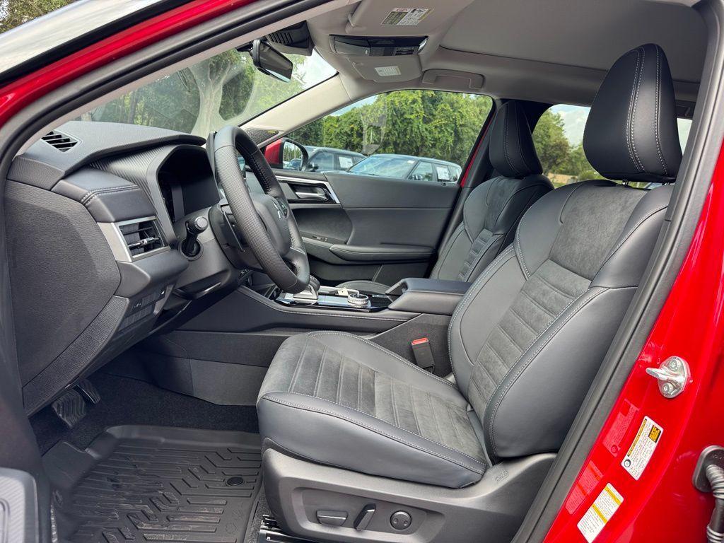 new 2025 Mitsubishi Outlander car, priced at $39,890