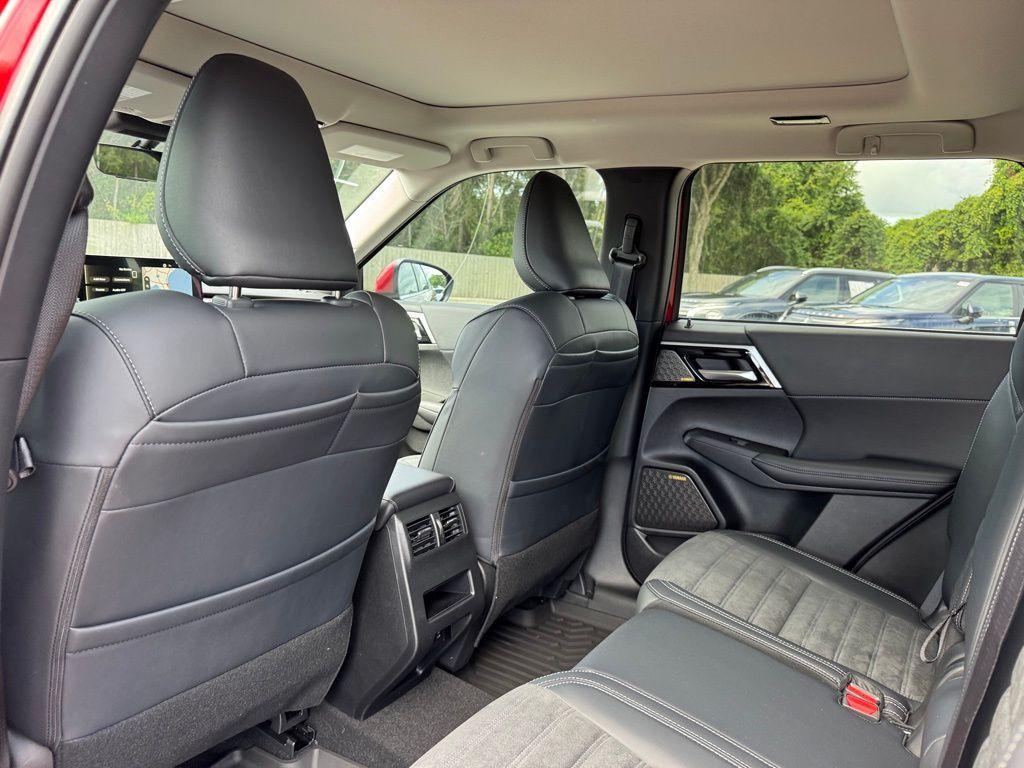 new 2025 Mitsubishi Outlander car, priced at $39,890