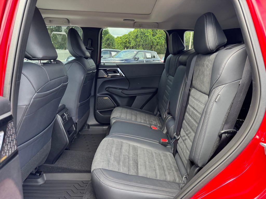new 2025 Mitsubishi Outlander car, priced at $39,890