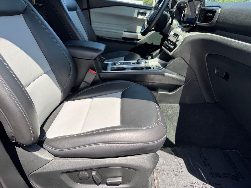 used 2024 Ford Explorer car, priced at $38,900