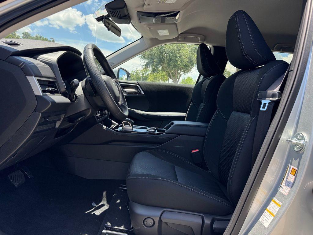 new 2025 Mitsubishi Outlander car, priced at $32,235