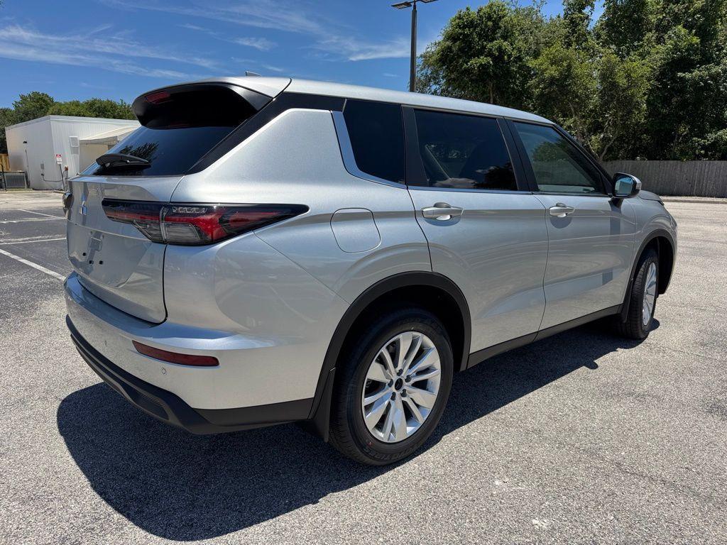 new 2025 Mitsubishi Outlander car, priced at $32,235