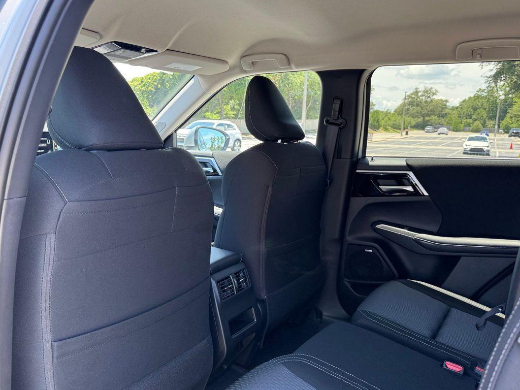 new 2025 Mitsubishi Outlander car, priced at $32,235