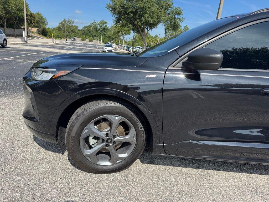 used 2023 Ford Escape car, priced at $25,400