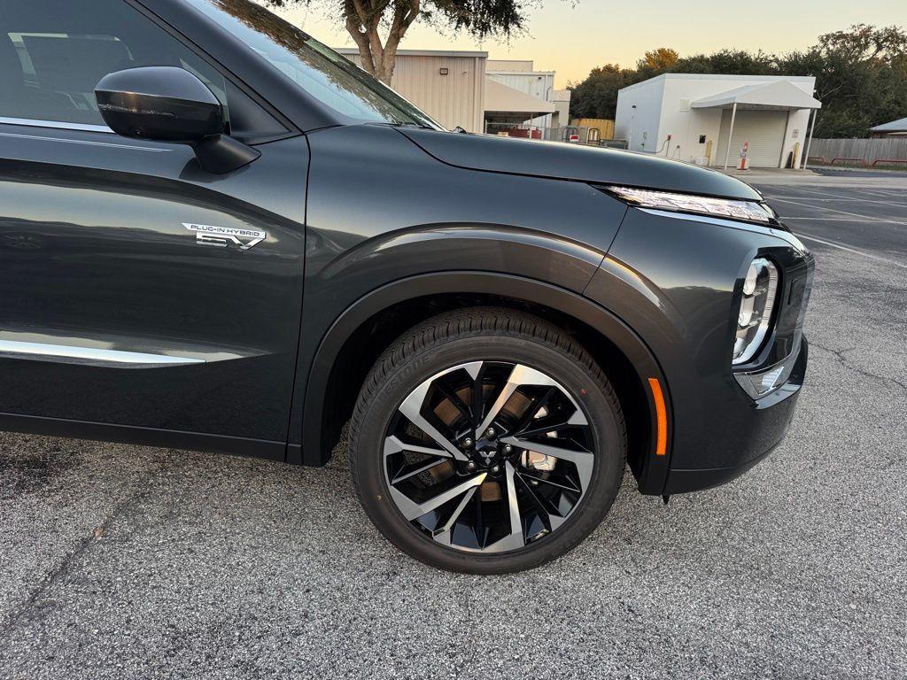 new 2025 Mitsubishi Outlander PHEV car, priced at $38,378