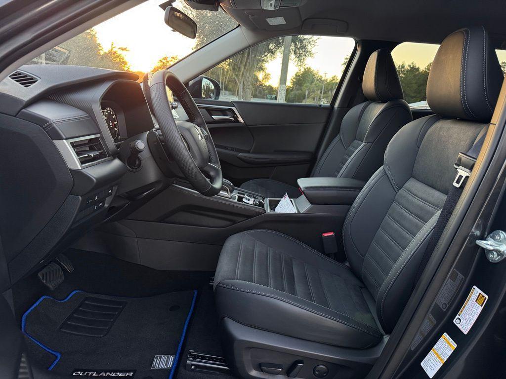 new 2025 Mitsubishi Outlander PHEV car, priced at $38,378