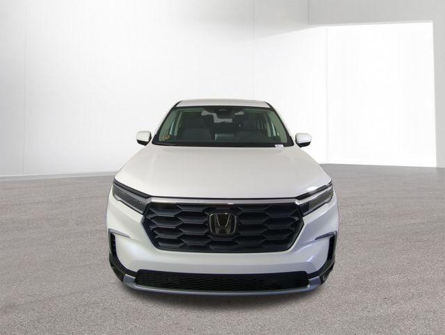 new 2025 Honda Pilot car, priced at $45,342