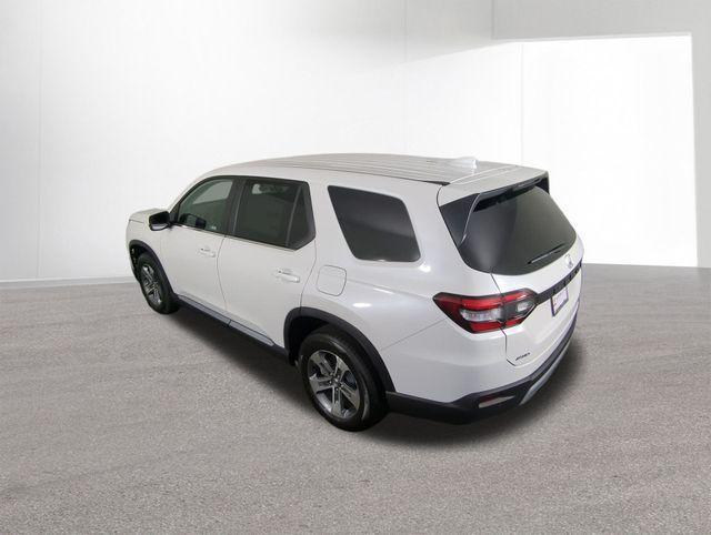new 2025 Honda Pilot car, priced at $45,342