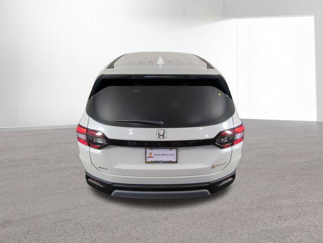 new 2025 Honda Pilot car, priced at $45,342