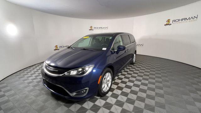 used 2018 Chrysler Pacifica car, priced at $8,237