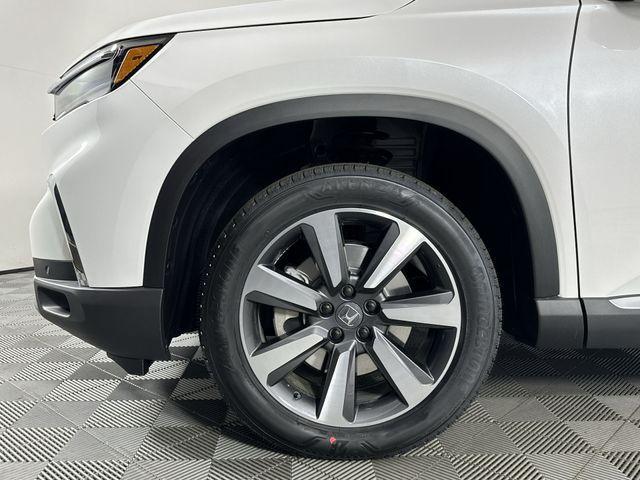 new 2025 Honda Pilot car, priced at $50,990