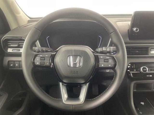 new 2025 Honda Pilot car, priced at $46,875