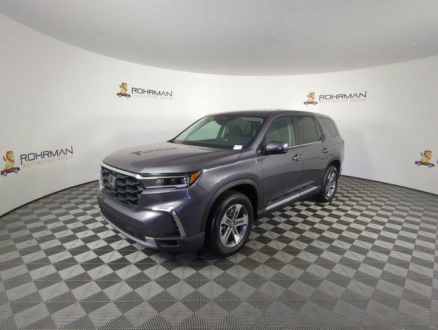 new 2025 Honda Pilot car, priced at $45,839