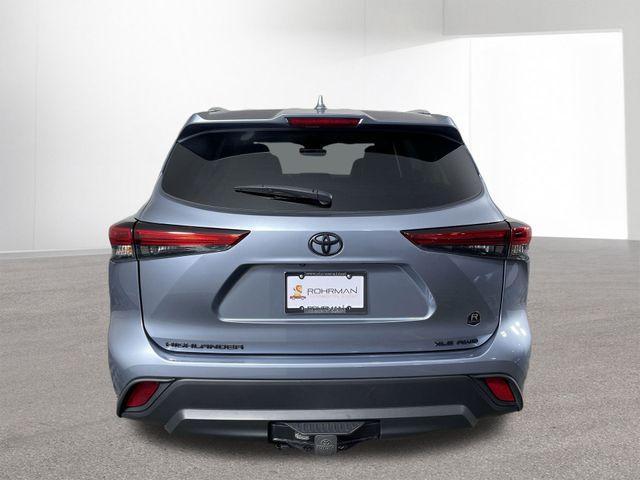 used 2022 Toyota Highlander car, priced at $35,626