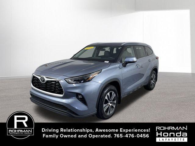 used 2022 Toyota Highlander car, priced at $35,626