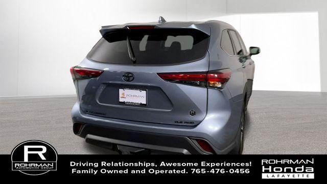 used 2022 Toyota Highlander car, priced at $35,626