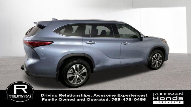 used 2022 Toyota Highlander car, priced at $35,626