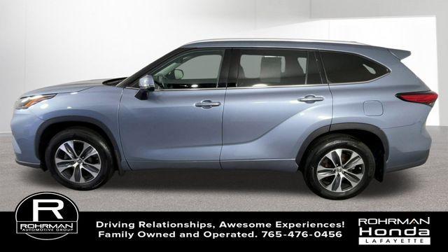 used 2022 Toyota Highlander car, priced at $35,626