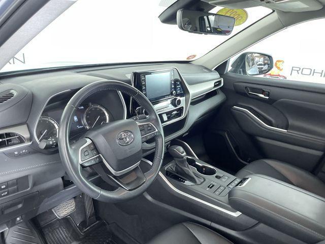 used 2022 Toyota Highlander car, priced at $35,626