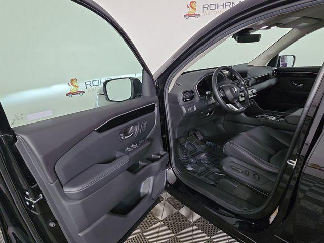 used 2024 Honda Pilot car, priced at $37,989