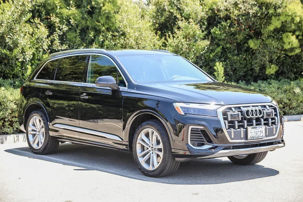 used 2025 Audi Q7 car, priced at $58,988