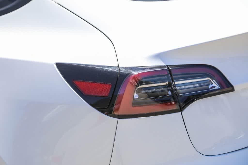 used 2021 Tesla Model 3 car, priced at $21,000
