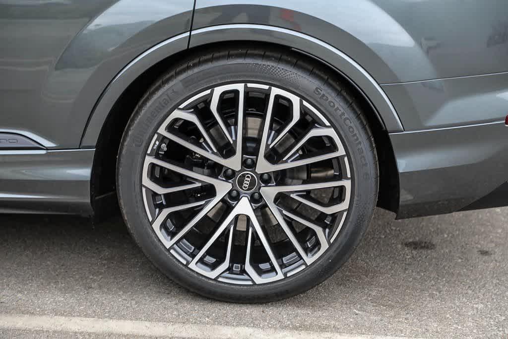 new 2025 Audi SQ7 car