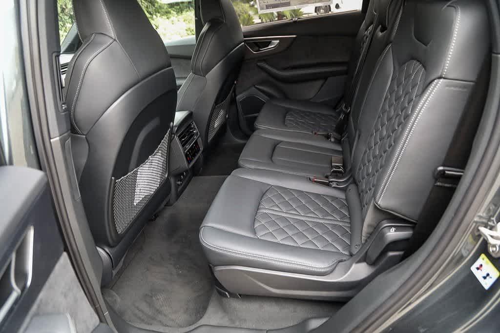 new 2025 Audi SQ7 car