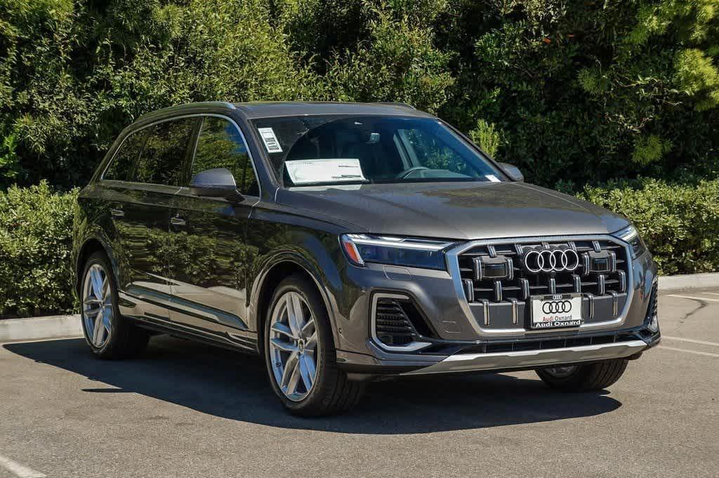 new 2025 Audi Q7 car, priced at $68,278
