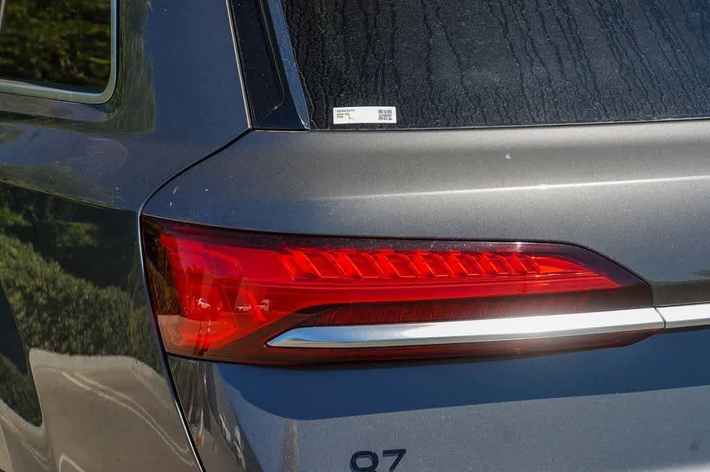 new 2025 Audi Q7 car, priced at $68,278