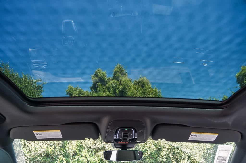 new 2025 Audi Q7 car, priced at $68,278