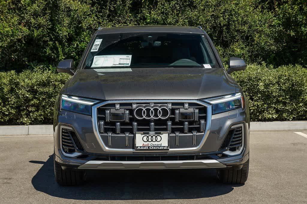 new 2025 Audi Q7 car, priced at $68,278