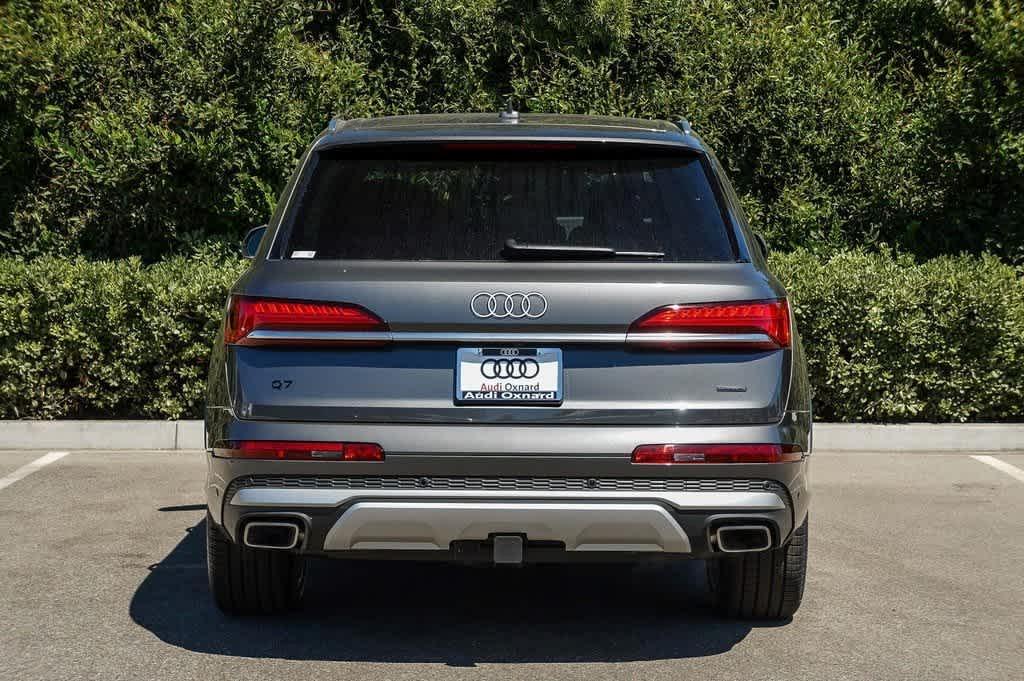 new 2025 Audi Q7 car, priced at $68,278