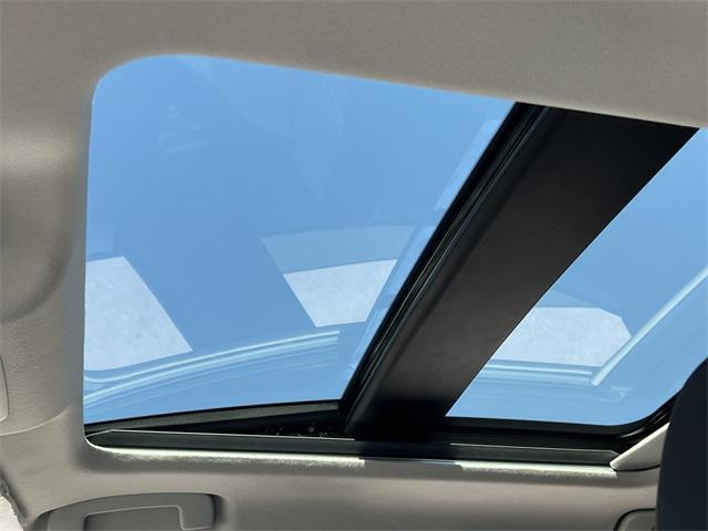 new 2025 Nissan Kicks car, priced at $26,044