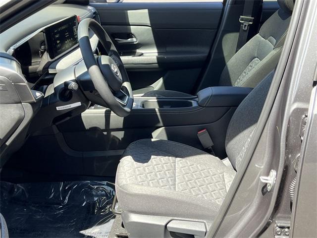 new 2025 Nissan Kicks car, priced at $26,044