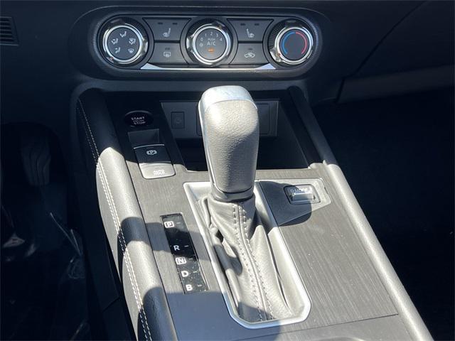 new 2025 Nissan Kicks car, priced at $26,044