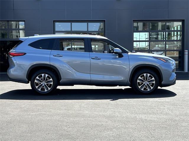 used 2023 Toyota Highlander car, priced at $37,473
