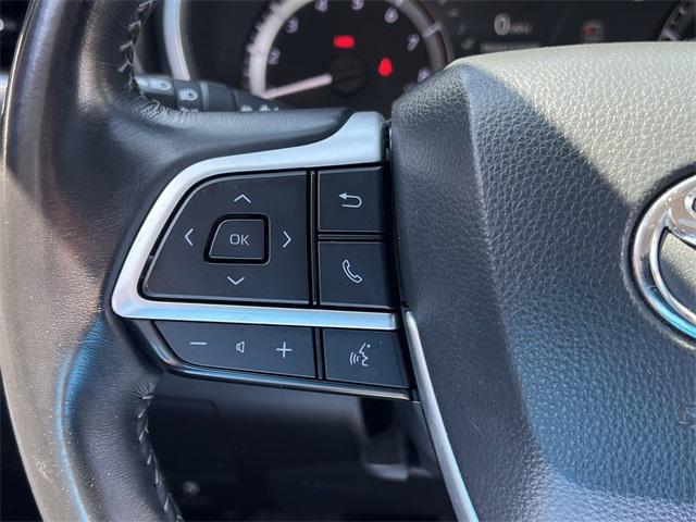 used 2023 Toyota Highlander car, priced at $37,473