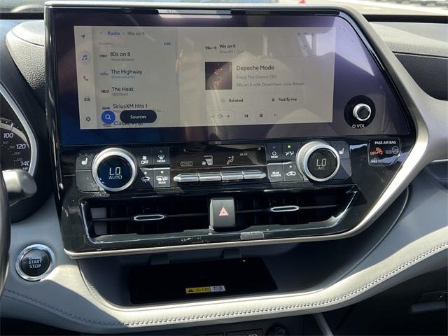 used 2023 Toyota Highlander car, priced at $37,473