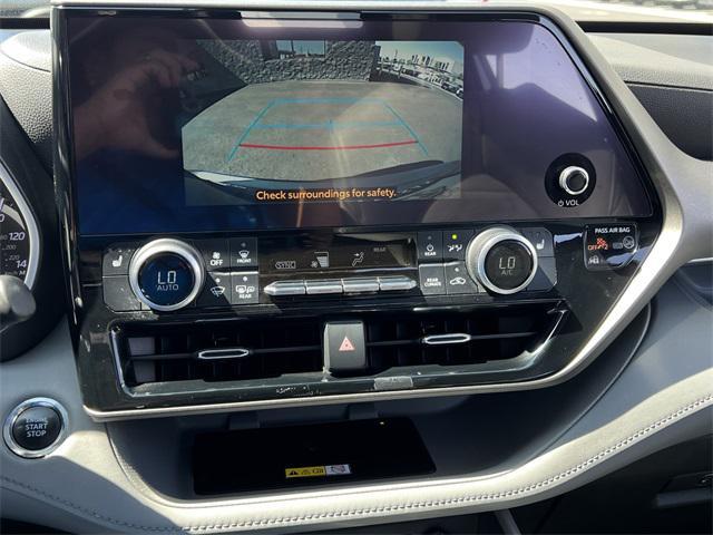 used 2023 Toyota Highlander car, priced at $37,473