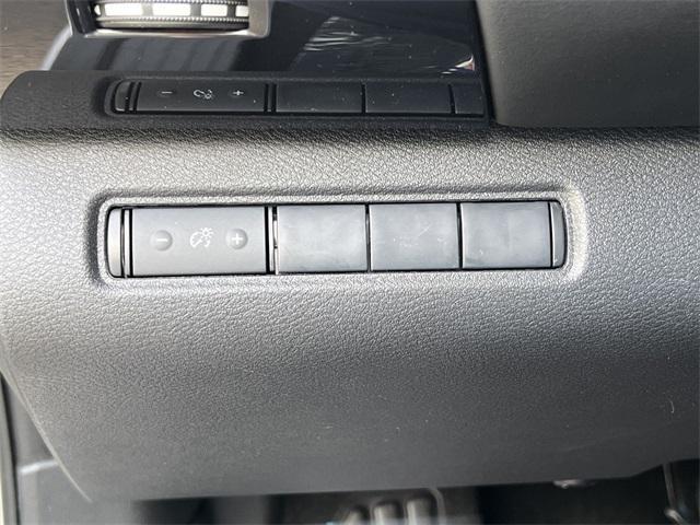 new 2025 Nissan Pathfinder car, priced at $37,867