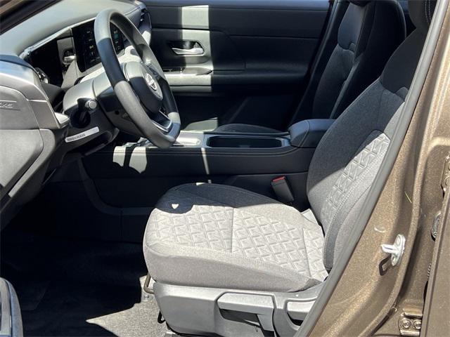 new 2025 Nissan Kicks car, priced at $27,010