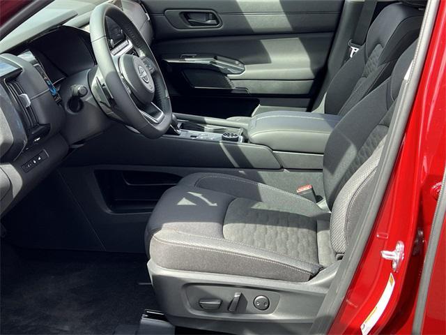 new 2025 Nissan Pathfinder car, priced at $41,868