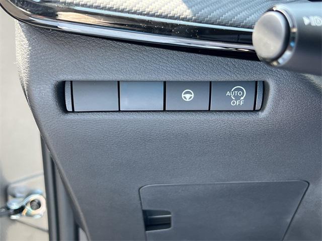 new 2025 Nissan Kicks car, priced at $28,385